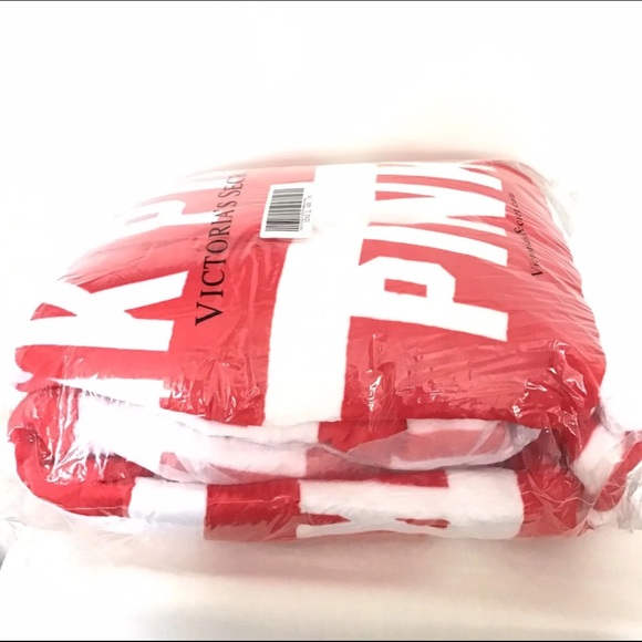 NEW Victoria Secret Logo Throw Blanket RARE - Picture 2 of 6